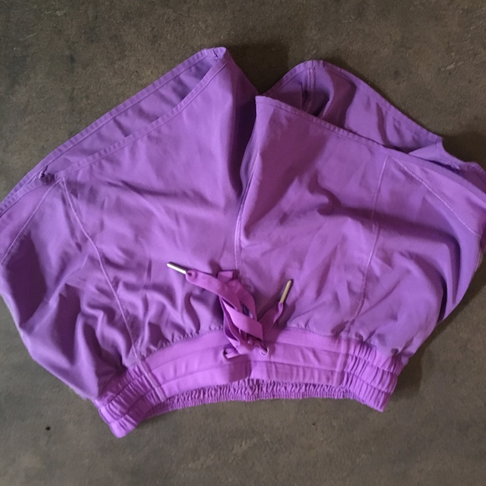 Lululemon hotty hot short II long 4"
